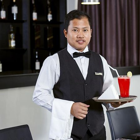 Hotel Esta Yangon Bagian luar foto