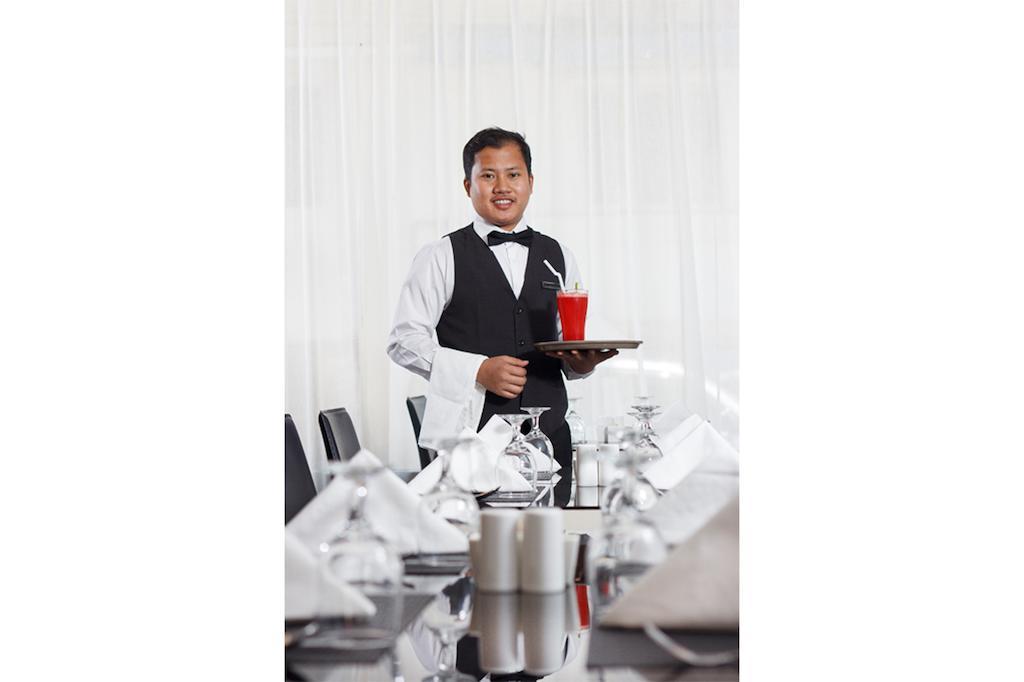 Hotel Esta Yangon Bagian luar foto