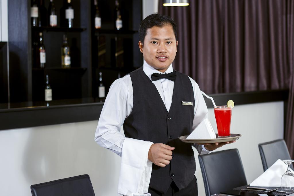 Hotel Esta Yangon Bagian luar foto
