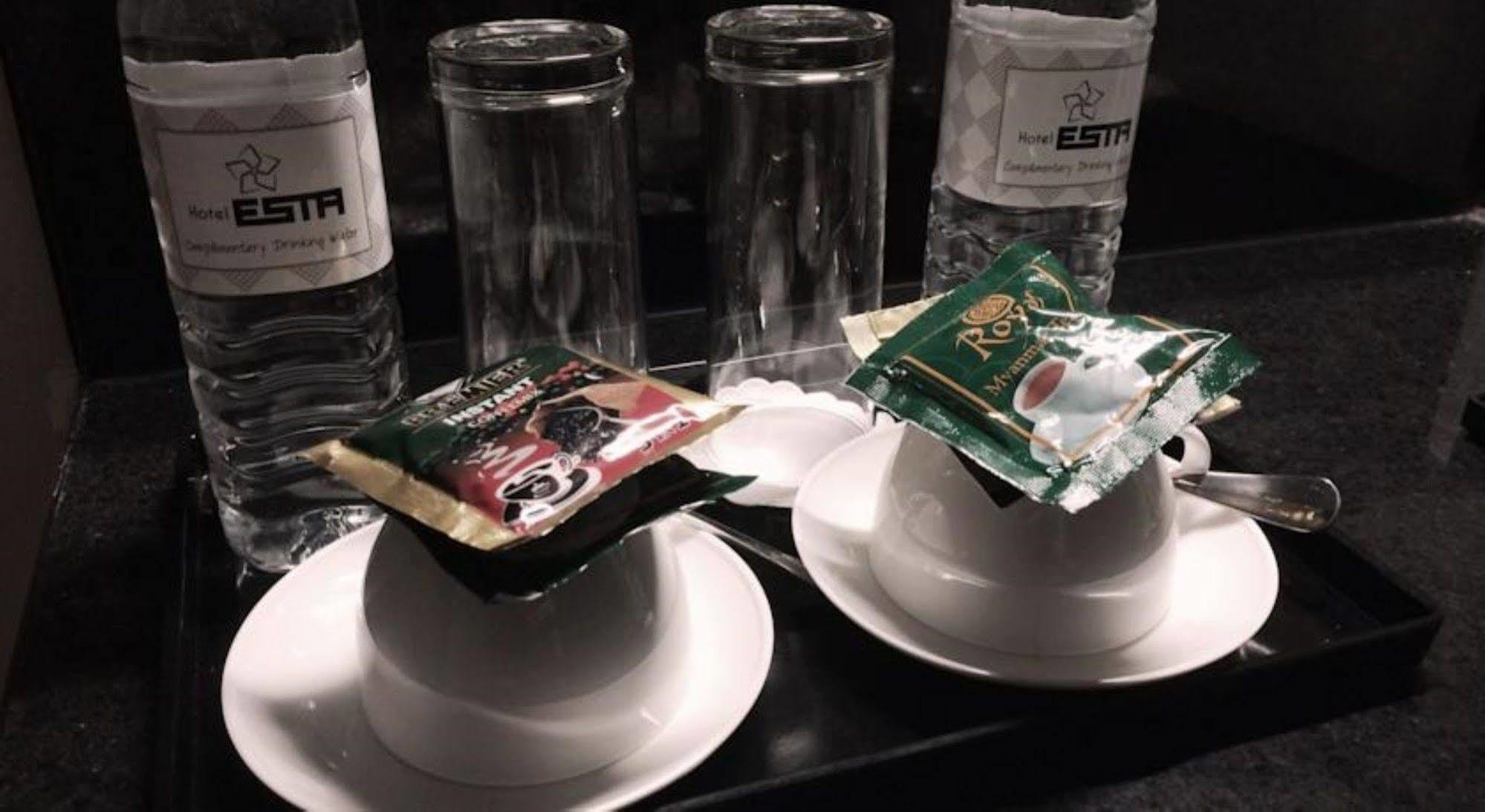 Hotel Esta Yangon Bagian luar foto