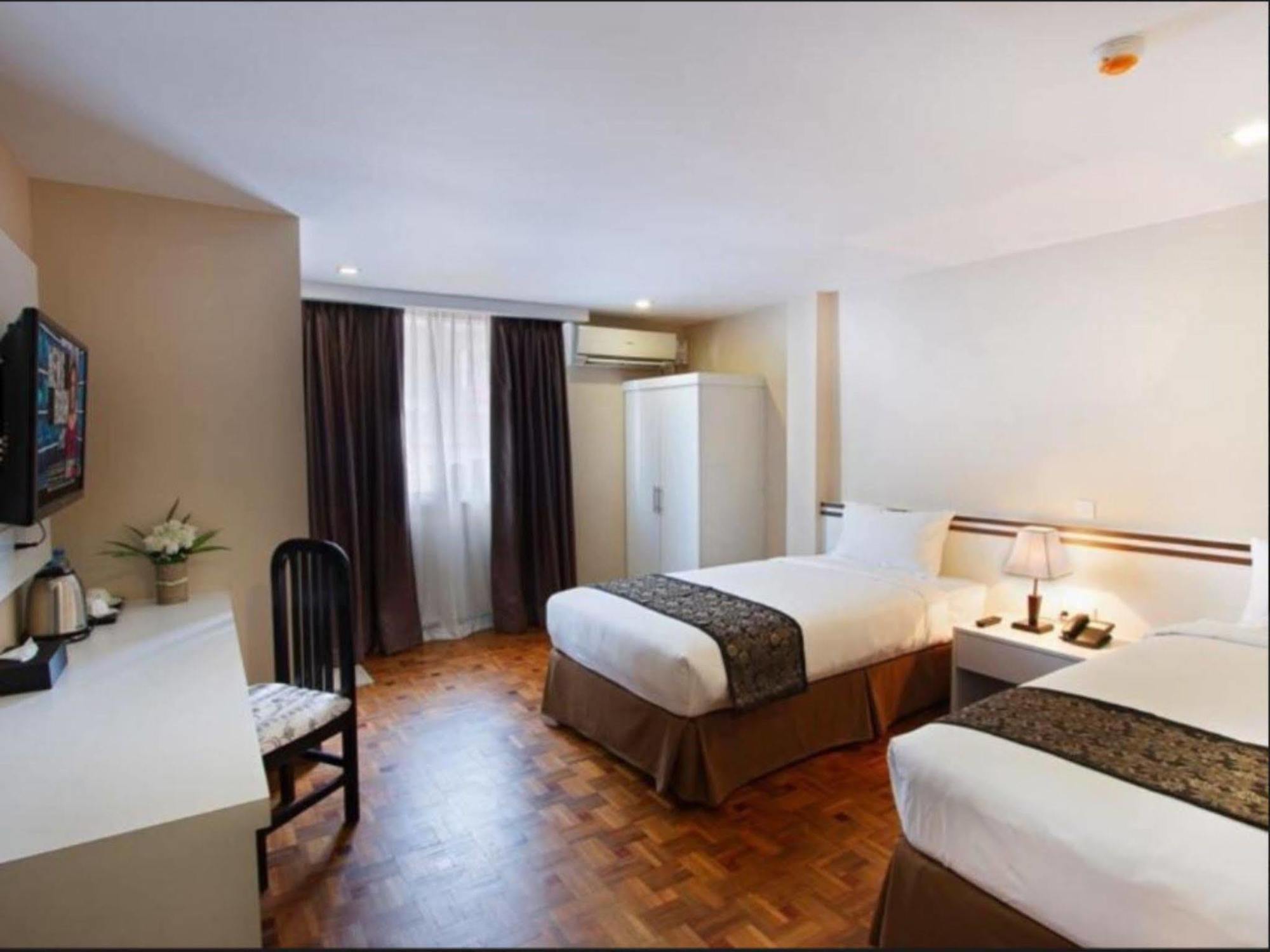 Hotel Esta Yangon Bagian luar foto
