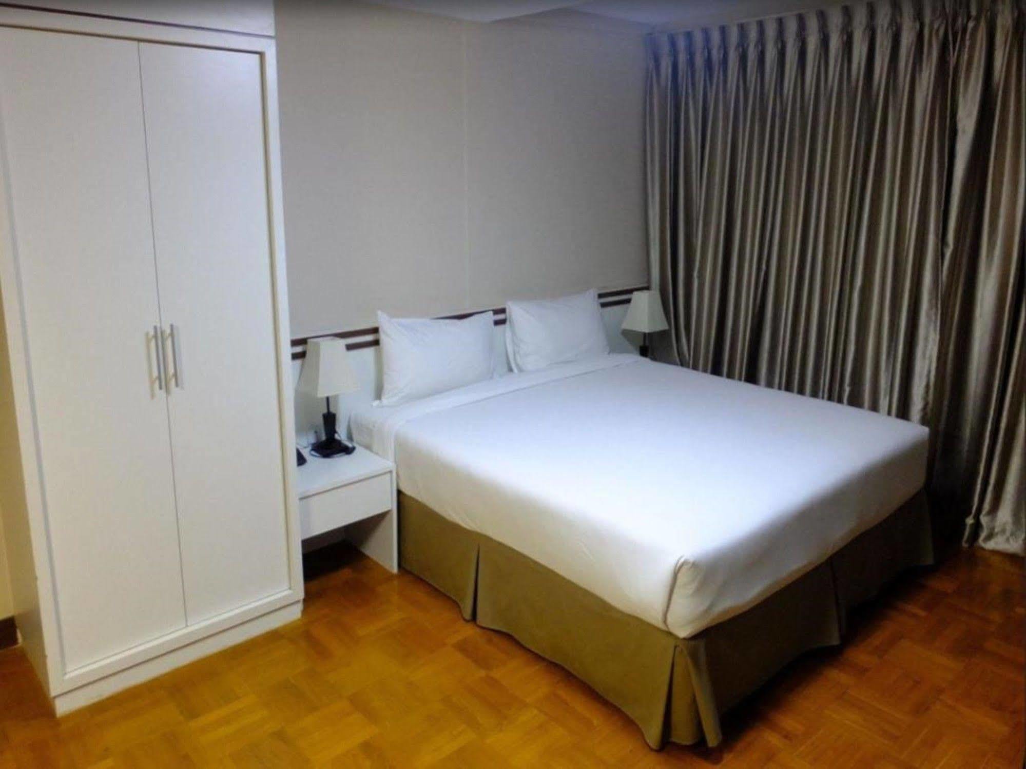 Hotel Esta Yangon Bagian luar foto
